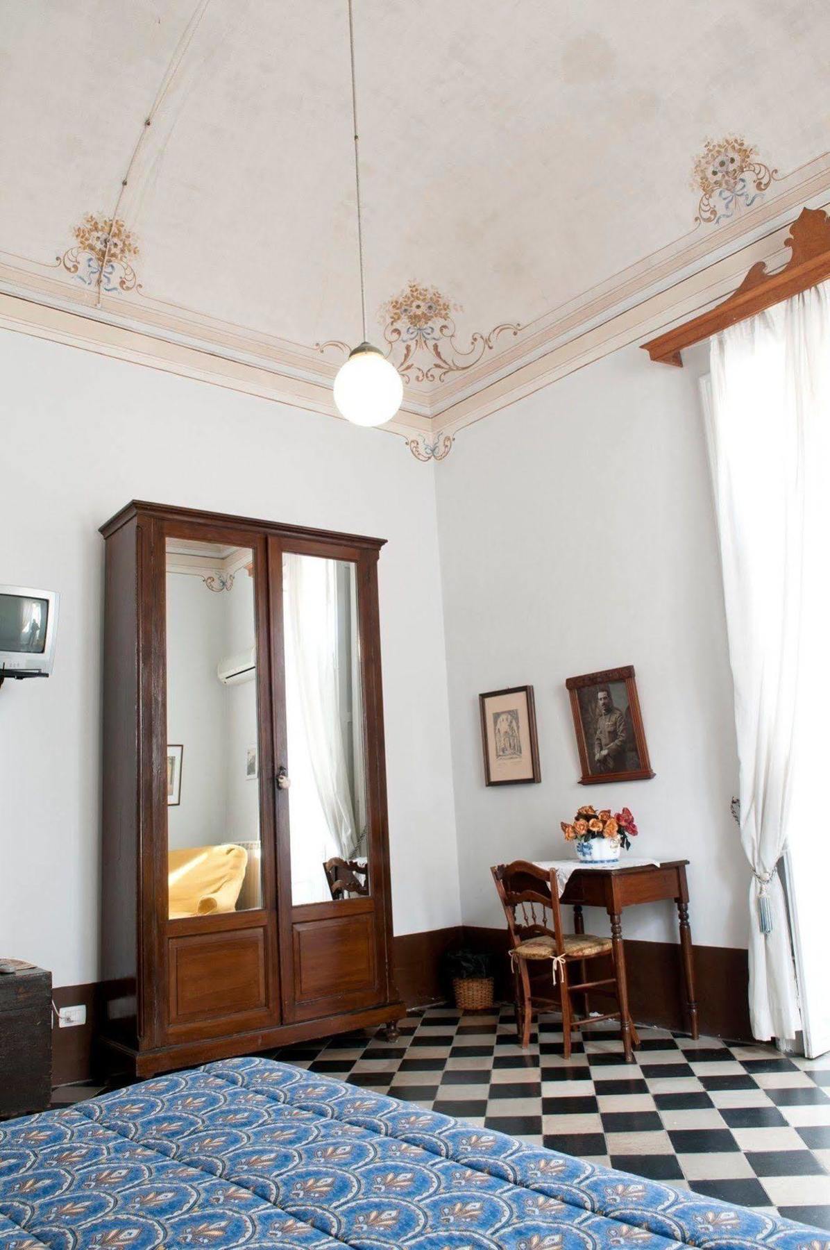 Casa Cristina Panzió Szirakúza Kültér fotó